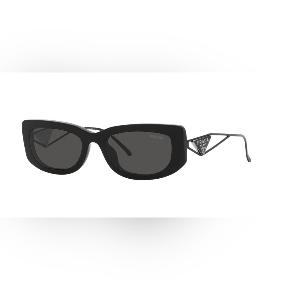 Prada Black Rectangular Sunglasses

Prada SPR14Y

Brand New. Comes with box